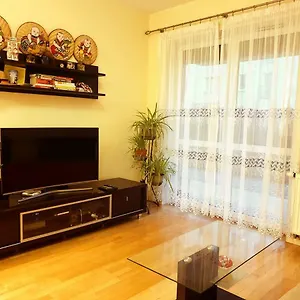 https://happy-house.warsawhotelspoland.com
